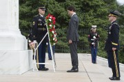 Justin Trudeau répond aux questions d'étudiants américains - image 2.0 Justin Trudeau s'est recueilli sur la tombe du Soldat... (PHOTO PAUL CHIASSON, PC) - image 2.0